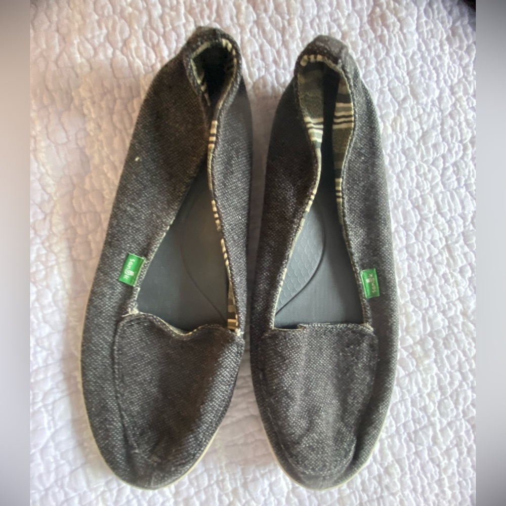 Sanuks slip-ons size 7